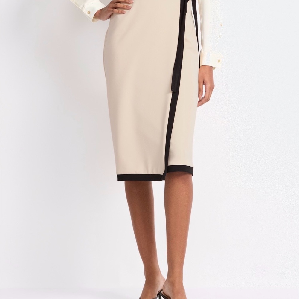 Skies Are Blue Cream and Black Pencil Skirt
